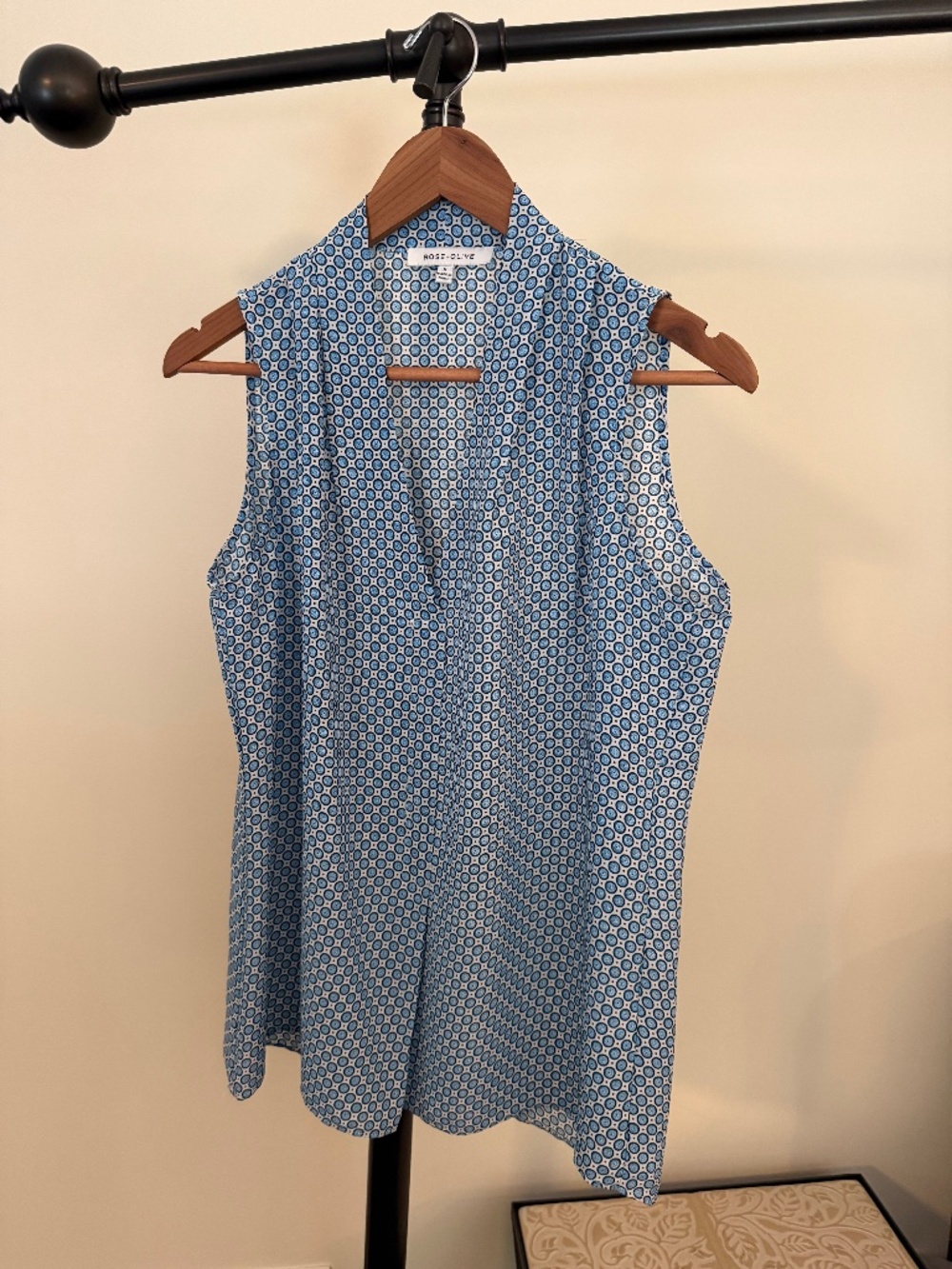 Rose & Olive Blue Geometric Sleeveless Blouse